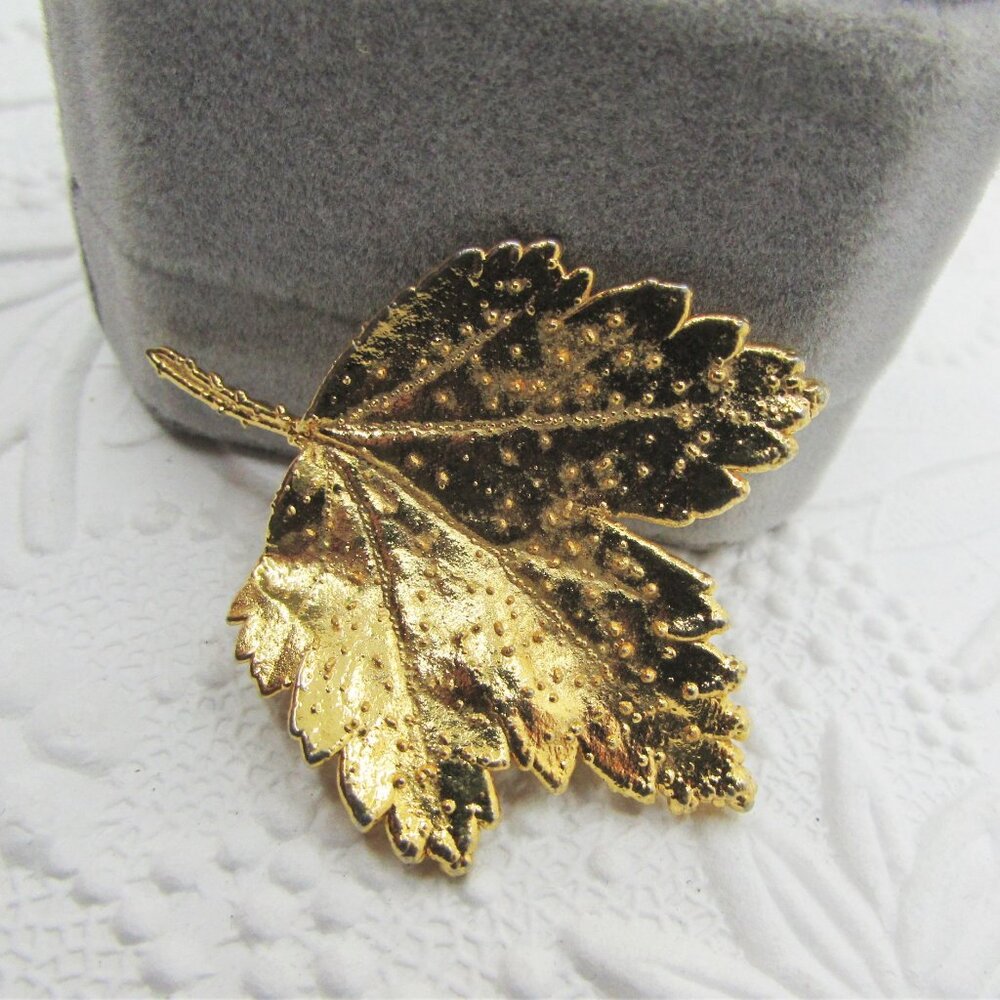 Vintage 24k Gold Dipped Real Maple Leaf Brooch- A… - image 4
